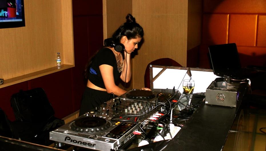 female disco jockey mysore